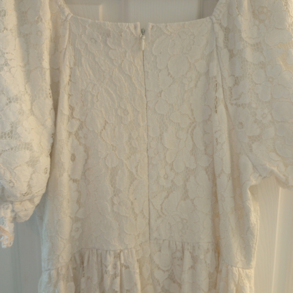 Ivy City Co Secret Garden In Lace Maxi Dress - Picture 3 of 8